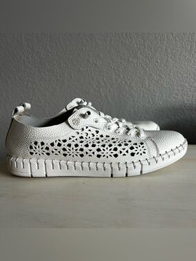 Yokono White Leather Laser Cut Sneakers – Women’s EU 41 / US 10